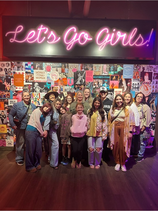 Hot & Flashy In DFW - Picture 2 of 8